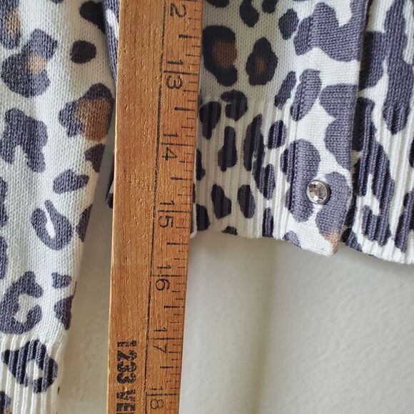 Old Navy Girls Size XS (5) Leopard Cardigan Rhinestone Buttons - Picture 8 of 8